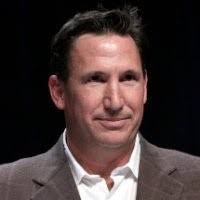 Tom Cameron's Instagram, Twitter & Facebook