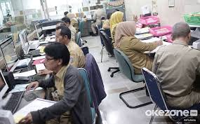 Sedangkan gaji pns golongan iv terendah (iv/a masa kerja 0 tahun) menjadi rp3.044.300 (sebelumnya rp2.899.500), dan tertinggi (iv/e masa kerja 32 tahun) menjadi rp5.901.200 (sebelumnya rp5.620.300). Lupakan Pangkat Dan Golongan Ini Besaran Gaji Pns Saat Ini Okezone Economy