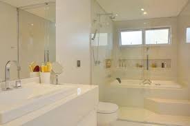 Banheiro Com Banheira 100 Projetos Para Voce Suspirar Fotos Em 2020 Banheiros Luxuosos Banheiro Banheiros Modernos