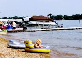 The reservoir stretches 231 miles (372 km) up the course of the missouri to bismarck, north dakota. Oahe Downstream Recreation Area Southdakota Com