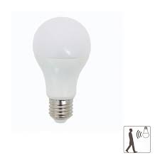 Son design noir offre à cette lampe un look cool. Ampoule Led Detecteur De Mouvementsens K E27 806 Lumens 10w Solairepratique