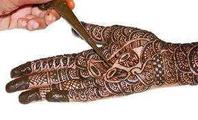 Henna tattoos are a great example of temporary tattoo styles that you can implement before you settle on a final design. Henna Tattoo Guide Lovetoknow