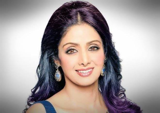 bollywood-ke-kisse-The-producers-of-this-film-did-not-want-to-let-Sridevi-die-at-the-hand-of-Shahrukh-Khan