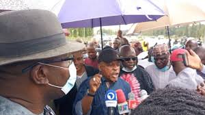 Lauretta onochie wikipedia (age, home town, career) lauretta onochie was born 19 july 1955, is an anioma nigerian pastor, educator. Inec Secondus Abaribe Pdp Members Storm Nass Protest Against Lauretta Onochie S Nomination Daily Post Nigeria