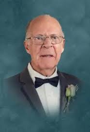 Everett Magee's Instagram, Twitter & Facebook