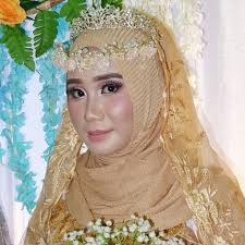 Salah satu produk make up yang biasa digunakan adalah. Make Up Wisuda Berjilbab 36guide Ikusei Net