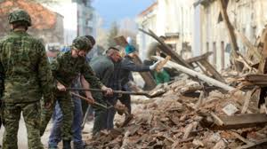 Nach dem verheerenden erdbeben am dienstag in kroatien, das sieben menschenleben forderte, liegt eine erste schätzung zum ausmaß des schadens vor. Mindestens Sieben Tote Bei Erdbeben In Kroatien Stern De