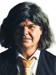 Lee Schuh's Instagram, Twitter & Facebook