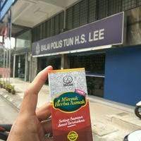 Since it is located in busy chinatown , parking space is limited and it may be a good idea to park in the privatised car park opposite. Balai Polis Tun Hs Lee Cheras Kuala Lumpur Kl
