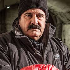 Famous, Rich and Homeless, BBC1: Willie Thorne under fire for checking into  hotel instead of sleeping rough