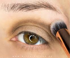 Smokey eyes zu schminken geht ganz leicht. Einfache Smokey Eyes Schminken Anleitung Mit Bildern Mrsfarbulous Beauty Fashion Lifestyle Blog Aus Dem Grossraum Hannover