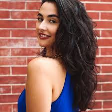 Adriana Ardila's Instagram, Twitter & Facebook