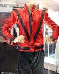 So i took a slightly different angle for the typical thriller based costume…ola ray! Tscm On Twitter As Juliensauctions Confirmed The Clean Thriller Jacket Was Donated By Mj To Tomkins Bush In The 1980s Until Sold At Auction In 2011 For 1 81m The Zombie Thriller