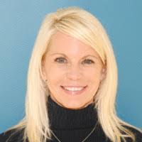 Lori Dill's Instagram, Twitter & Facebook