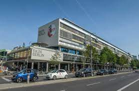 Bei einem drink auf der dachterrasse der monkey bar lässt sich der großstadtrummel schnell vergessen. Bikini Berlin Shopping Mit Panoramablick Auf Den Zoo