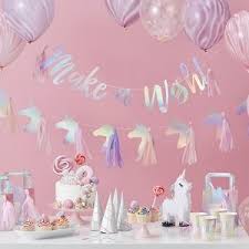 Pour les articles homonymes, voir licorne (homonymie). Decoration Anniversaire Theme Licorne Kit Les Bambetises