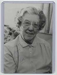 Original Eva Hart Titanic Survivor Signed Photograph Vintage 1988