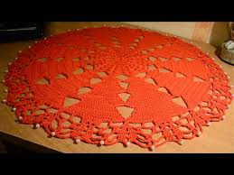 Beau napperon au crochet, de forme ovale, dans le style bruges. Centrino Natalizio Crochet By Claudia Cafasso