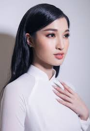 Dàn thí sinh cực phẩm của Hoa hậu Thế giới Việt Nam: Cô eo bé hơn Ngọc  Trinh, cô cao 1m85