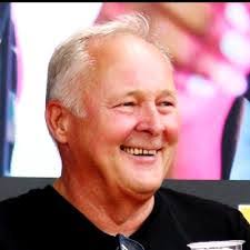 Sharon Kuperus's Instagram, Twitter & Facebook