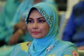 Hospital sultanah nur zahirah (hsnz) yang terletak di daerah kuala terengganu di atas tapak seluas 21.09 hektar di persisiran pantai batu buruk, dahulunya dikenali sebagai hospital kuala terengganu. Bernama Sultanah Nur Zahirah Disagrees Defamatory Statement Not Referred To Her Court Heard