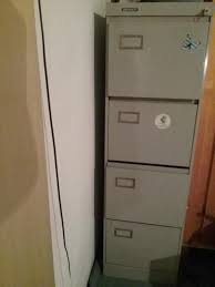 Abschliessbarer schrank test unsere favoriten unter der vielzahl an verglichenenabschliessbarer schrank! Metall Aktenschrank Grau Aus Den 1960er Jahren 4 Schubladen Abschliessbar Gebrauchter Zustand Masse 39 5x 71 5x133 5 Breit Aktenschrank Schrank Schubladen