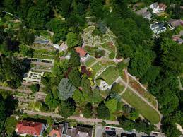Im botanischen garten wurde seit seiner eröffnung immer wieder gebaut und umgestaltet. Trfihi Parks Parks Botanischer Garten Bielefeld