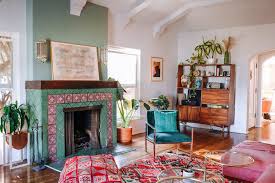 Seafoam green contributes to the cool color. 21 Ways To Decorate With Mint Green