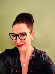 Diane Mackin's Instagram, Twitter & Facebook