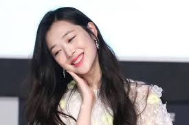 Kim jonghyun atau jonghyun shinee meninggal dunia pada 18 desember 2017 di usia 27 tahun. Bintang Korea Sulli Ditemukan Meninggal Dunia Di Rumahnya Halaman All Kompas Com