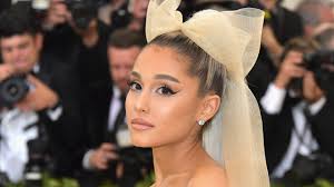 It's a mood, it's a vibe, it's a look, it's a match lines were teased by ariana grande on an instagram post when she wrote on the 24th of january 2019, lemme stay …. Makeup Artist Shaniah Bell Created A Viral Makeup Look Inspired By Ariana Grande S R E M Teen Vogue