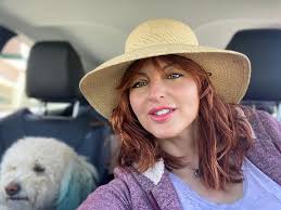 Danielle Atherton (Dani)🧚‍♀️🌊✨ (@skinhealthlifestyle) • Instagram photos  and videos