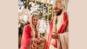 Katrina Kaif and Vicky Kaushal are now married. See inside photos from the  biggest and most secretive Bollywood wedding of the year | GQ India