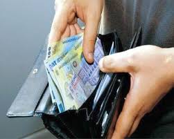 Toţi salariaţii de la stat vor primi, începând cu 1 ianuarie 2019, indemnizaţie de hrană, care reprezintă două salarii minime pe economie. TÄieri Din Salarii Pentru Bugetari E Vorba De Sporuri IndemnizaÈia De HranÄ