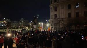 Bucureștenii vor avea partea de un spectacol aerian de. Proteste FaÅ£Ä De Noile RestricÅ£ii Impuse De AutoritÄÅ£i Sute De Oameni Au Iesit Pe StrÄzi In Bucuresti Si Alte Orase Din Å£arÄ