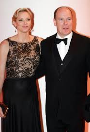 Qualcosa di questa foto ci suggerisce che la risposta è sì. Alberto Di Monaco E Charlene La Principessa Triste Smentisce Le Lacrime E Le Voci Di Una Crisi Coniugale Tv Piu