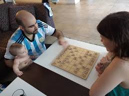 Pelando la serpiente (juego de relevos muy popular en japón). Cinco Juegos Japoneses El Bello Japon