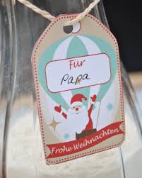 〈in übertragener bedeutung:〉 (meist abwertend) jemanden oder etwas mit einem etikett versehen (oberflächlich, vorschnell in eine bestimmte kategorie einordnen, abstempeln). Last Minute Diy Geschenkideen Fur Die Ganze Familie Fur Papa Bunter Familienblog Zicklein Bockchen