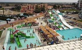 El ohtels mazagon, rodeado de bosques de pinos, se encuentra a 150 metros de la playa, a 23 km de huelva y a unos 20 minutos en coche del parque nacional de doñana. Verano En Ohtels Carabela Matalascanas Huelva Hotel Con Toboganes Precio Por Habitacion Y Estancia