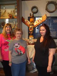 Museum shows carvings, paintings