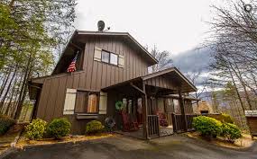 We had family from a few different states come together to spend the weekend at log wild. Gatlinburg Cabin Rentals In Cobbly Nob