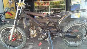 Hal ini membuat alokasi budget modifikasi motor cafe racer akan terserap untuk beli motor bekas. Motor Viar Model Jupiter Mx Modif Cafe Racer Youtube