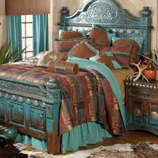 Ein bett, das mit kuscheligen wollplaids und kissen in hülle und fülle dekoriert ist, wirkt irre gemütlich und ist einfach schön anzuschauen. 38 Atemberaubende Modelle Vom Queen Size Bett Archzine Net