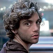 Mika mesmo aqui ao nosso lado