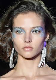 The Best Makeup Looks From Fashion Month Spring 2021 Makeup Looks Sparkly Eyes Best Makeup Products