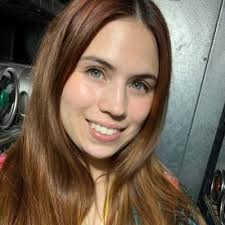 airhead: white mystery (@esthiweeb)