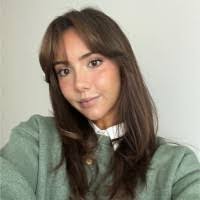 Alexandra Alves's Instagram, Twitter & Facebook