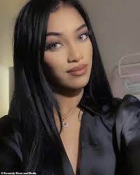 A glam plasterer films herself doing construction work while wearing FAKE  NAILS