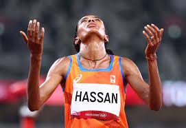 Dutch runner sifan hassan began her bid for an unprecedented distance triple crown on monday, and it got off to a wild start. Sa9cibrhgnzynm
