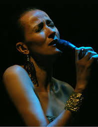 Jazz singer, songwriter Souter brings it in black and white